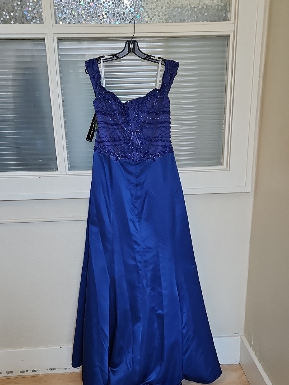 S - Picture 4 of 5